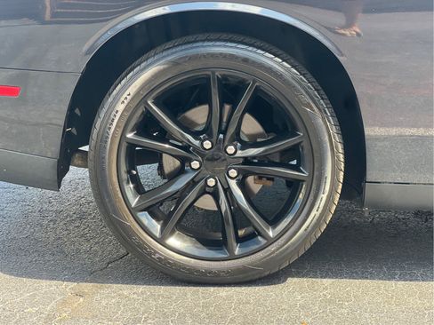 Used 2016 Dodge Challenger SXT Plus RWD image 27