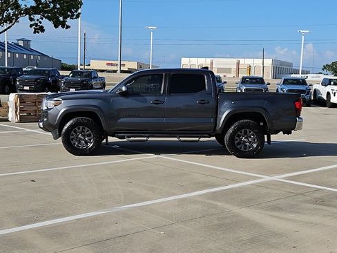 Used 2023 Toyota Tacoma SR5 RWD image 9