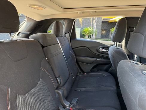 Used 2017 Jeep Cherokee 75th Anniversary image 18