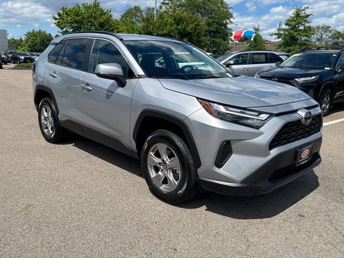 Used 2025 Toyota RAV4 XLE AWD/4WD image 10