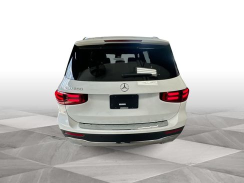 Used 2025 Mercedes-Benz GLB 250 image 7