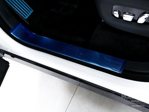 Used 2026 Rolls-Royce Cullinan AWD/4WD image 17