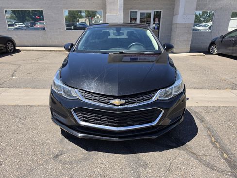 Used 2017 Chevrolet Cruze LS FWD image 2