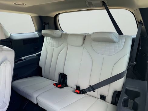 Used 2024 Hyundai Palisade Limited FWD image 8