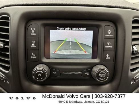 Used 2018 Jeep Compass Latitude w/ Safe & Security Group AWD/4WD image 17