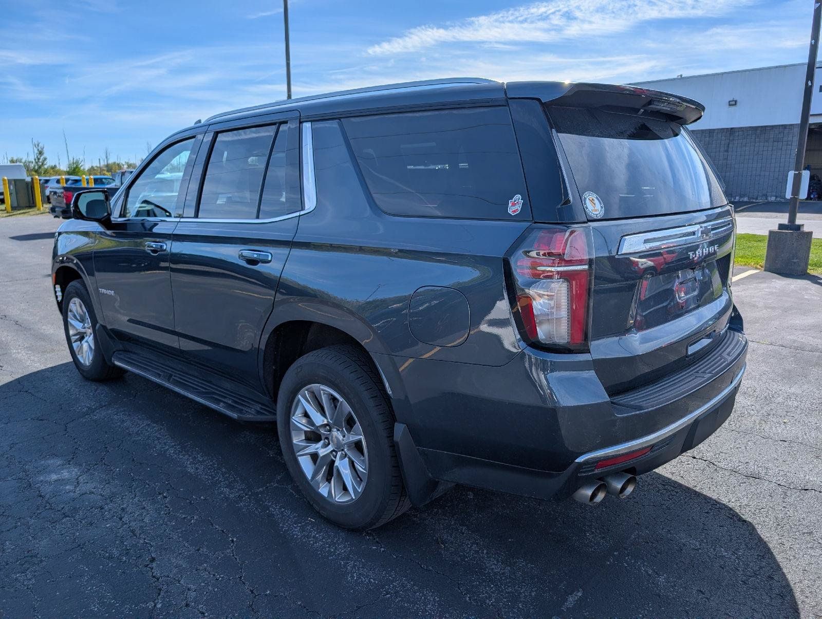 Used 2021 Chevrolet Tahoe Premier w/ Premium Package AWD/4WD image 5