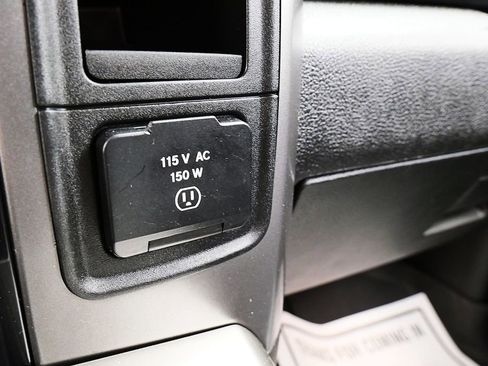 Used 2018 RAM 2500 Laramie w/ Sport Appearance Group image 31