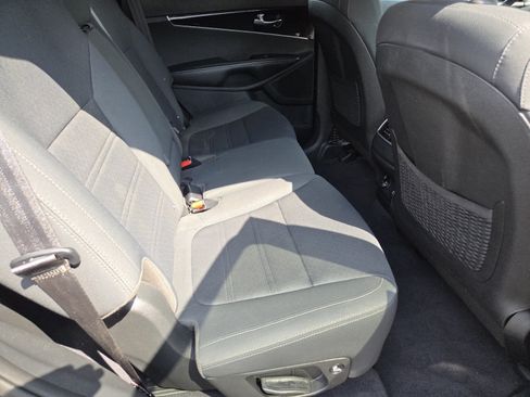 Used 2020 Kia Sorento S AWD/4WD image 24