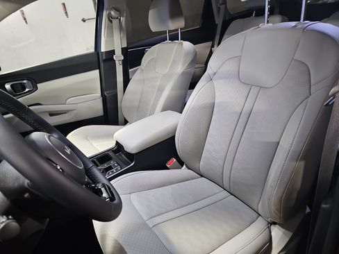 Used 2025 Kia Sorento EX w/ Panoramic Sunroof Package FWD image 15