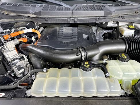 Used 2021 Ford F150 Lariat w/ Equipment Group 502A High AWD/4WD image 9