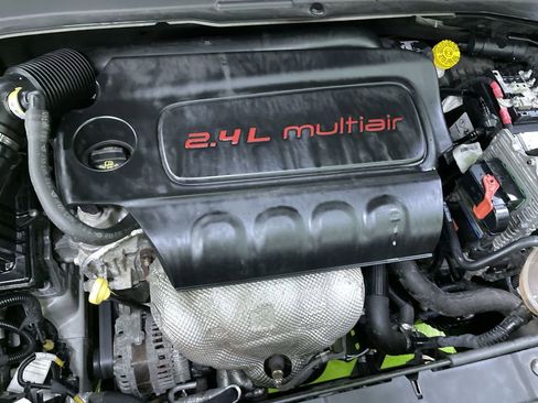 Used 2017 Jeep Renegade Latitude w/ Cold Weather Group image 29