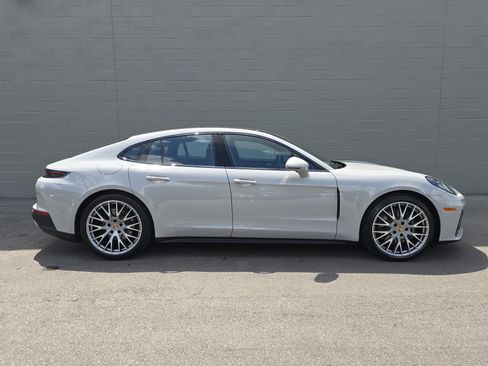 New 2025 Porsche Panamera 4 image 8