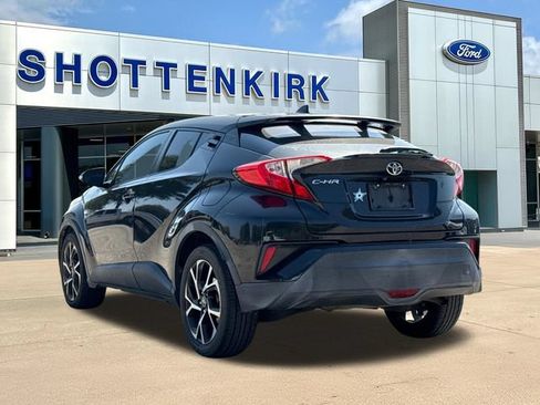 Used 2018 Toyota C-HR XLE FWD image 6