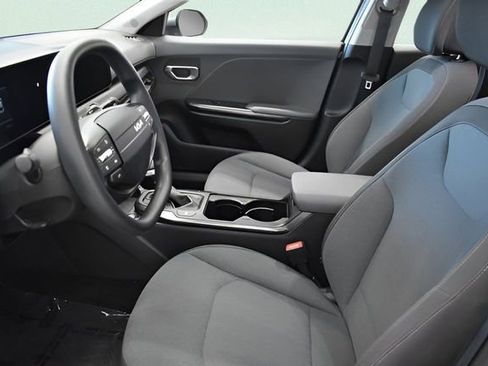 Used 2025 Kia K4 image 22
