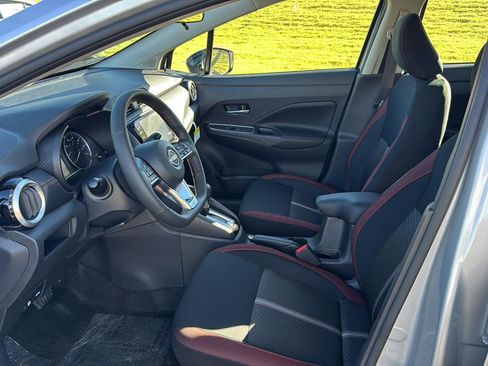 New 2025 Nissan Versa SR w/ Trunk Package image 8