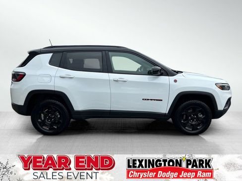 Used 2023 Jeep Compass Trailhawk image 4