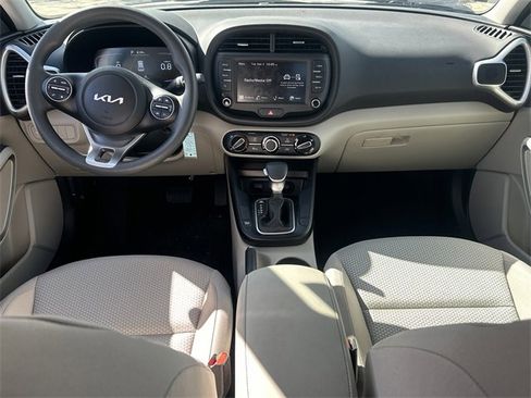 Certified 2025 Kia Soul LX w/ LX Technology Package image 14