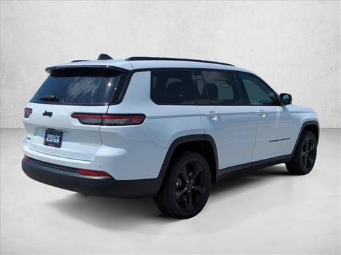 Used 2024 Jeep Grand Cherokee L Altitude AWD/4WD image 5