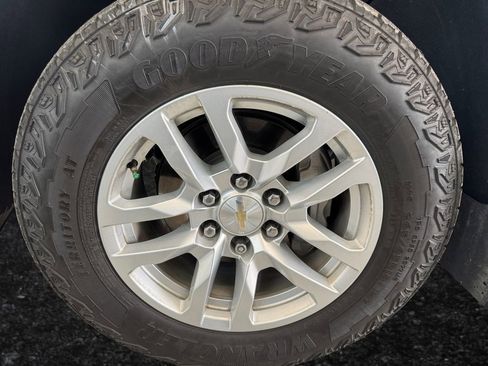 Used 2021 Chevrolet Silverado 1500 LT w/ Z71 Off-Road Package image 25