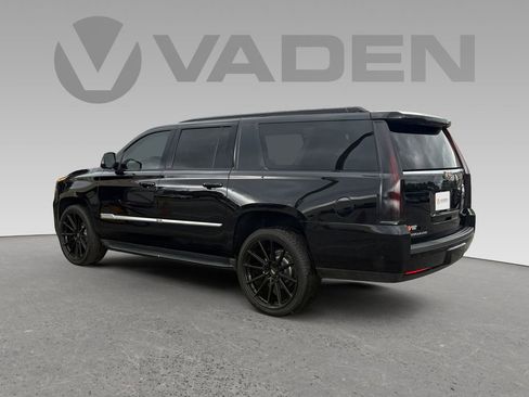 Used 2019 Cadillac Escalade ESV Luxury image 19