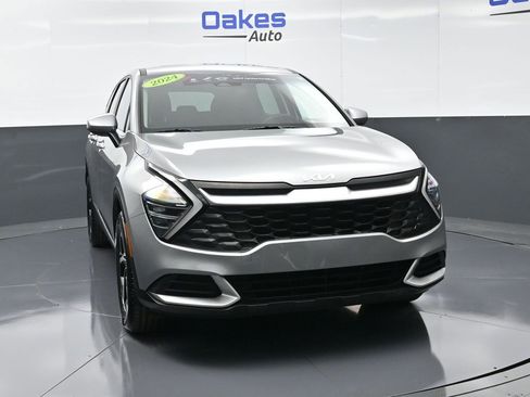 Certified 2024 Kia Sportage LX image 3