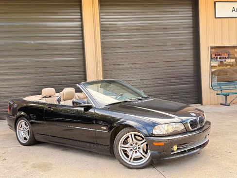 Used 2003 BMW 330Ci Convertible image 2
