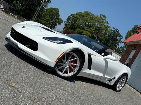 Used 2016 Chevrolet Corvette Z06 w/ 3LZ Preferred Equipment Group image 6