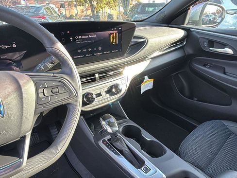 New 2025 Buick Envista Preferred w/ Convenience II Package image 21