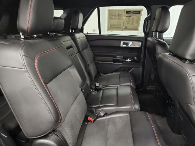 Used 2024 Ford Explorer ST-Line w/ Class IV Trailer Tow Package AWD/4WD image 28