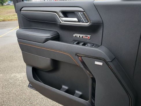 Used 2025 GMC Sierra 1500 AT4 w/ AT4 Premium Package AWD/4WD image 19