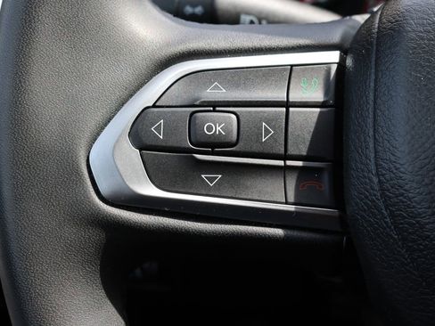 Used 2023 Jeep Compass Latitude AWD/4WD image 9