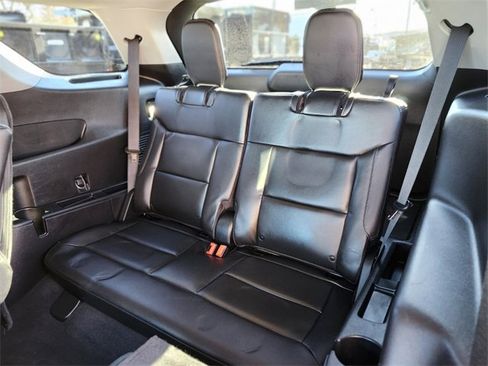 Certified 2022 Ford Explorer XLT w/ Equipment Group 202A image 18
