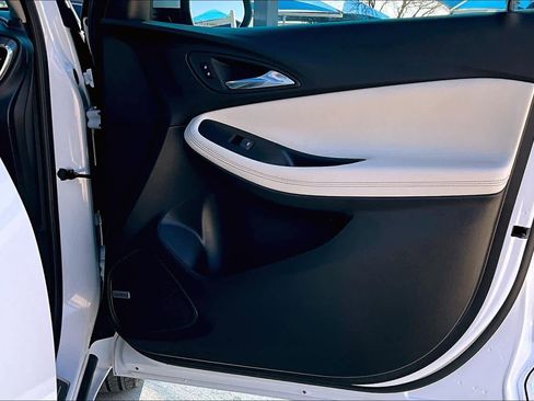 Used 2025 Buick Encore GX Avenir w/ Avenir Technology Package image 23