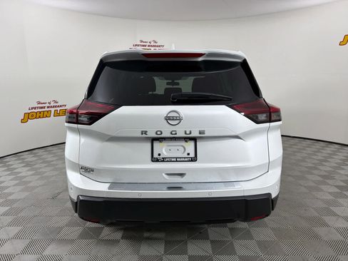 New 2026 Nissan Rogue SV image 4