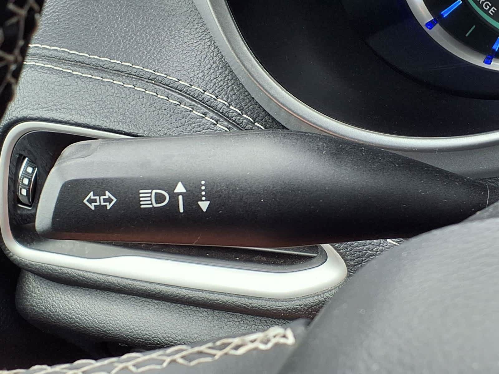 Used 2024 Chrysler Pacifica Limited FWD image 21