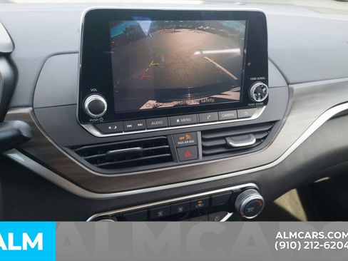 Used 2024 Nissan Altima 2.5 SV image 23