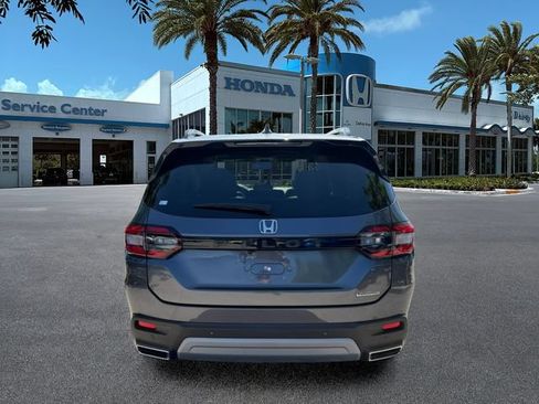 Used 2023 Honda Pilot Touring image 7