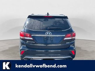 Used 2017 Hyundai Santa Fe SE video 1