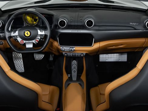 Used 2019 Ferrari Portofino image 21