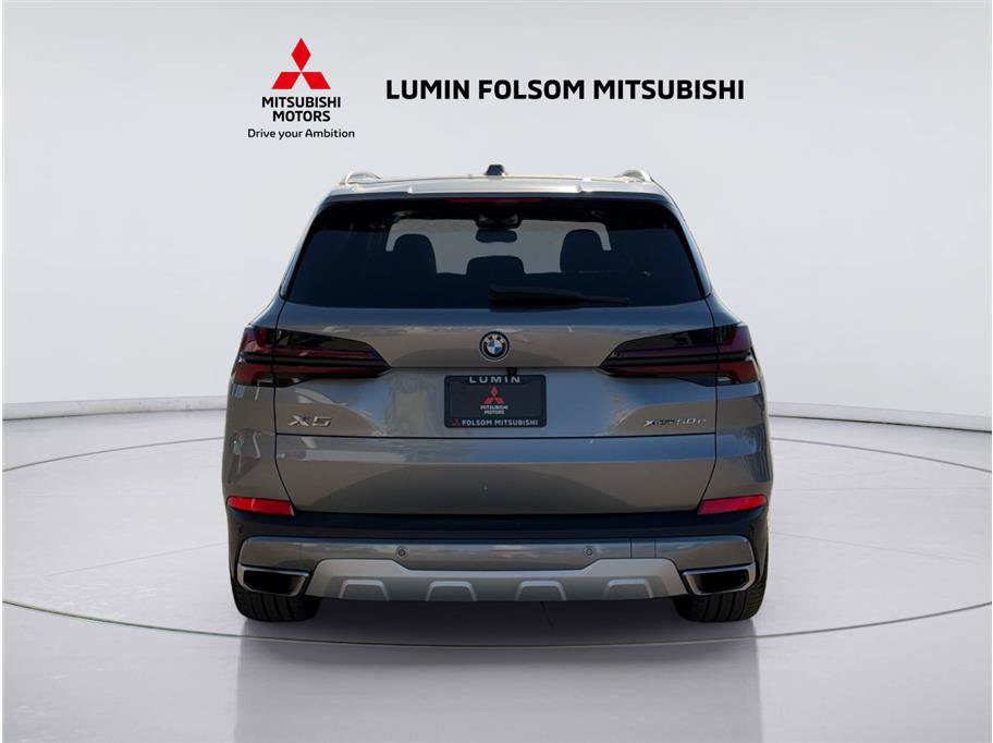 Used 2024 BMW X5 xDrive50e w/ Parking Assistance Package AWD/4WD image 4