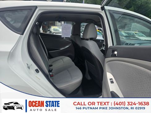 Used 2012 Hyundai Accent SE FWD image 12