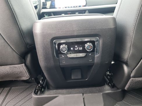 New 2026 Chevrolet Tahoe Z71 w/ Comfort Package image 18