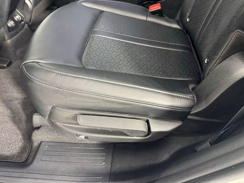 Used 2023 Kia Sorento EX w/ Panoramic Sunroof Package image 21