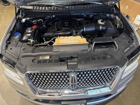 Used 2018 Lincoln Navigator Reserve w/ Technology Package image 46