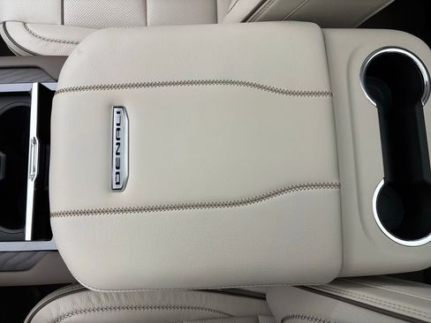 New 2026 GMC Yukon Denali w/ Sun & Power Step Package image 30