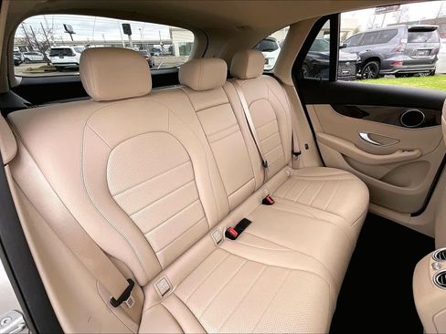 Used 2021 Mercedes-Benz GLC 300 4MATIC image 19