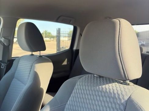 Used 2021 Toyota Tacoma SR5 RWD image 9