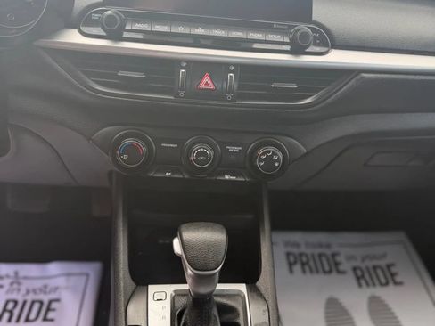 Used 2021 Kia Forte LXS FWD image 11