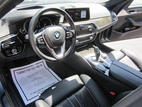 Used 2018 BMW 540i w/ Premium Package image 26