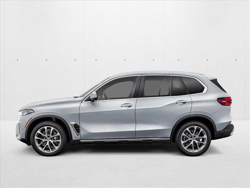 New 2026 BMW X5 M60i image 3